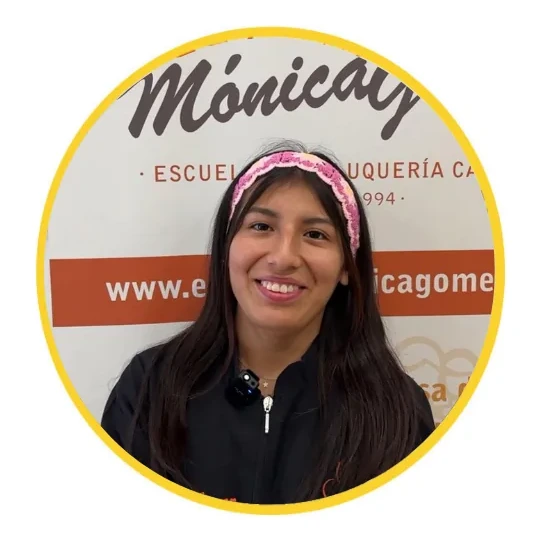 Profesora de la Escuela Mónica Gómez en Valencia